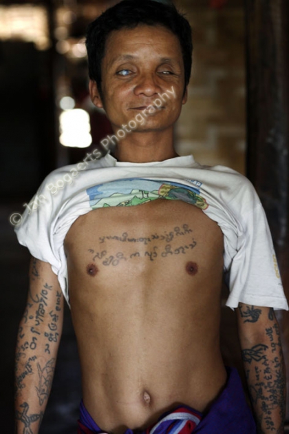 Thailand, Vluchtelingenkamp Mae La, februari-maart 2008Slachtoffers van landmijnenSaw Klo Htoo leeft dagelijks in de Care Villa van de Karen Handicap associationmet hem is een interview (opgenomen op video en reeds uitgeschreven