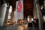 Impressie van de tentoonstelling De onzichtbaren in beeld in de Oude Kerk te Amsterdam.  A impression of the exhibition The invisble ones in focus at the Old Church in Amsterdam